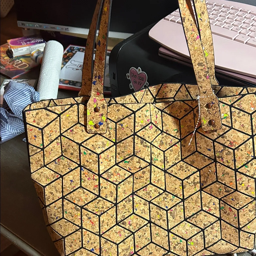 Geometric Patterned P Luca Cork Tote Bag Tan - Image 3