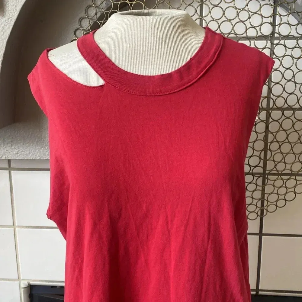 Red distressed cut out n: philanthropy t shirt size extra large - Image 6