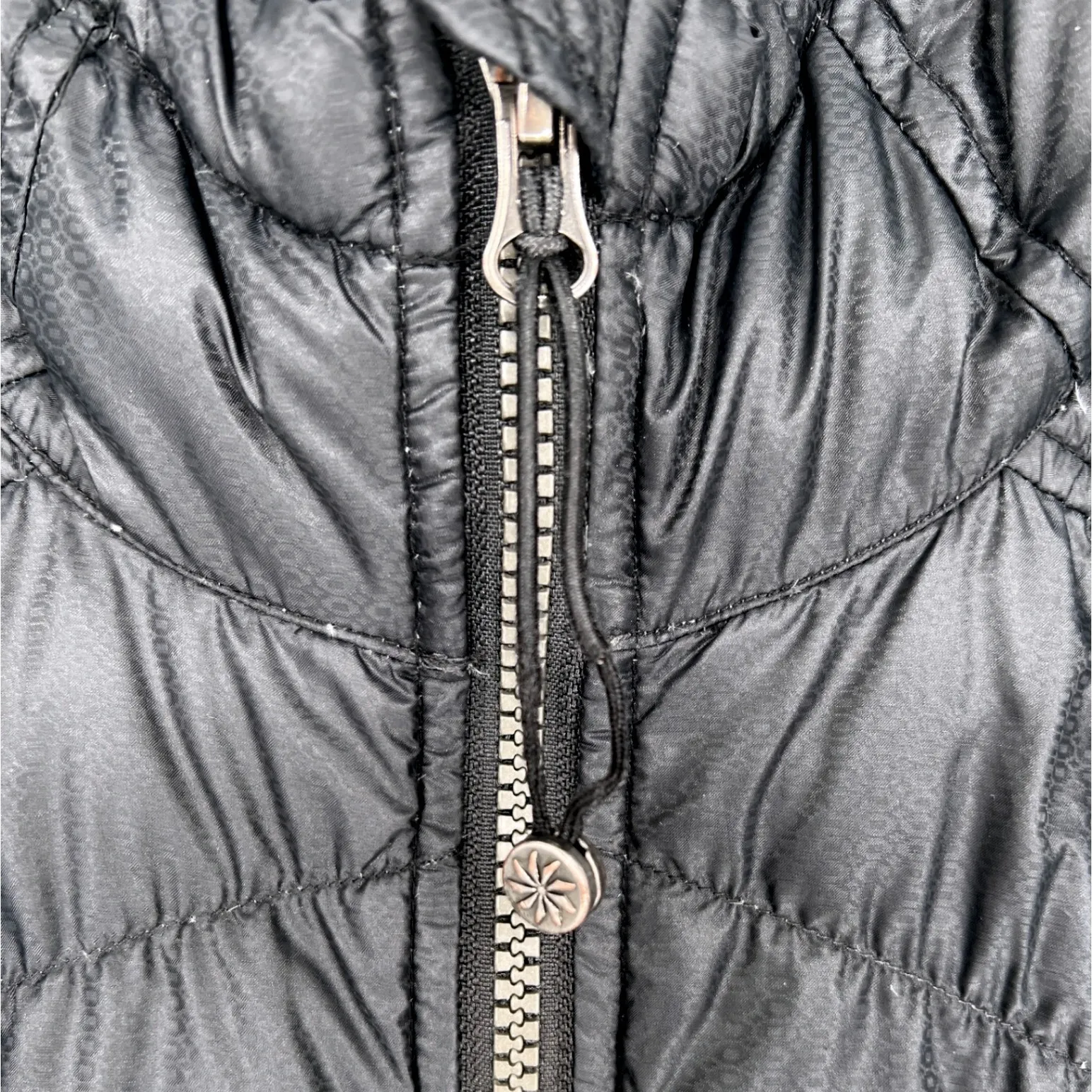 Athleta Goose Down Jacket Black XL Hooded Packable Puffer GUC Mended Hole - Image 2