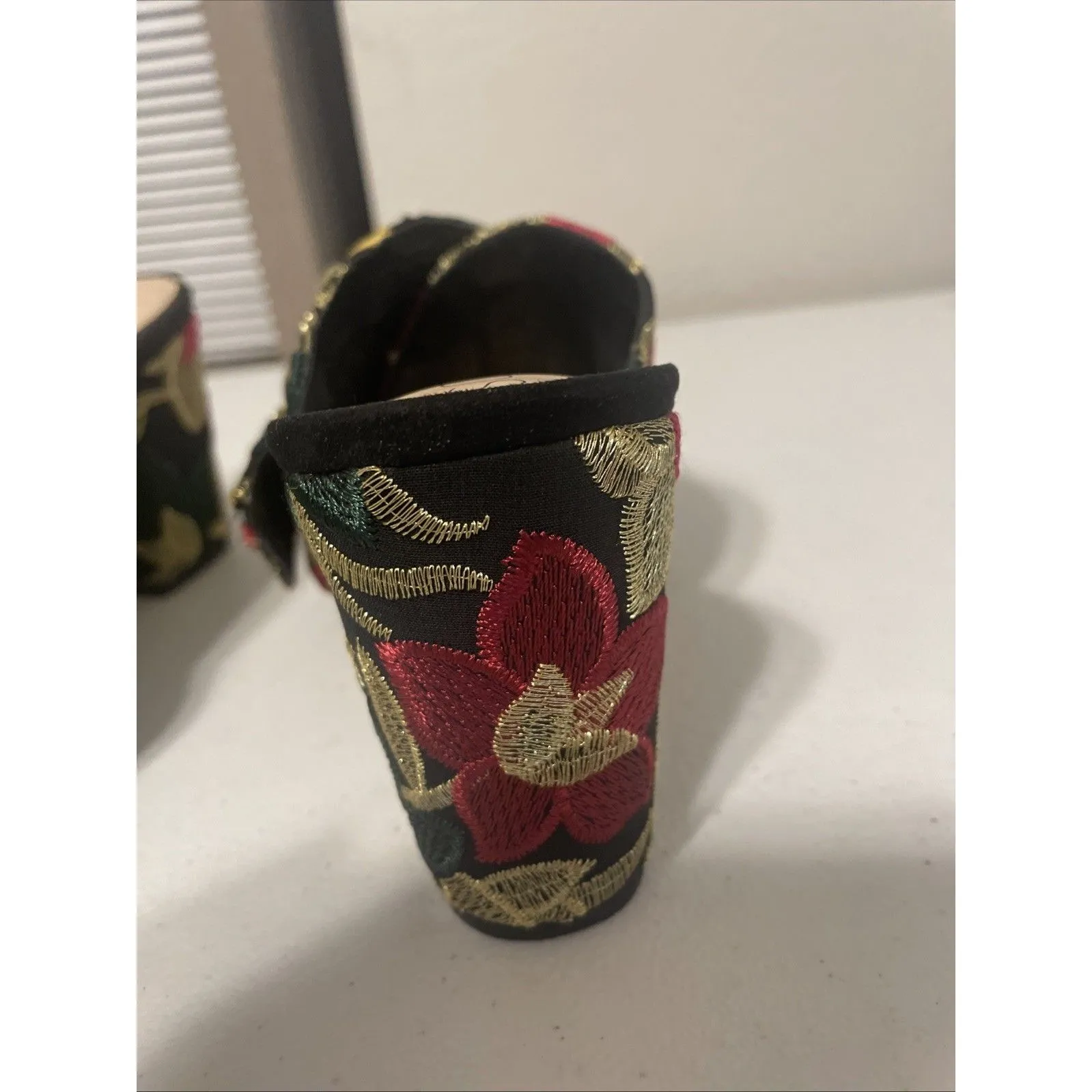 Sole Society Cezanne Multi floral embroidered mules shoes Sandals Sz 7 - Image 6