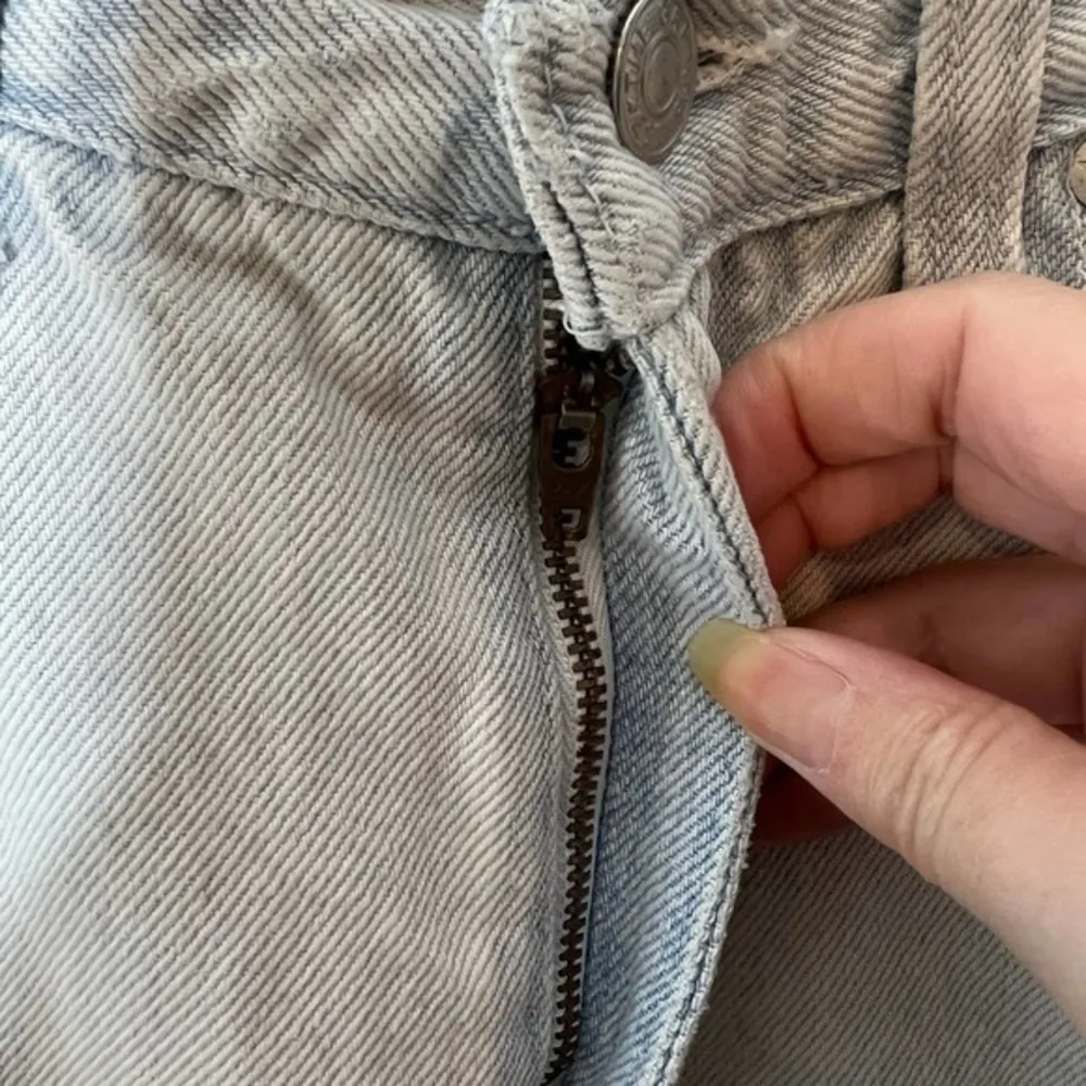 Gap VINTAGE light wash high waisted tapered leg mom jeans classic fit size 10 - Image 8