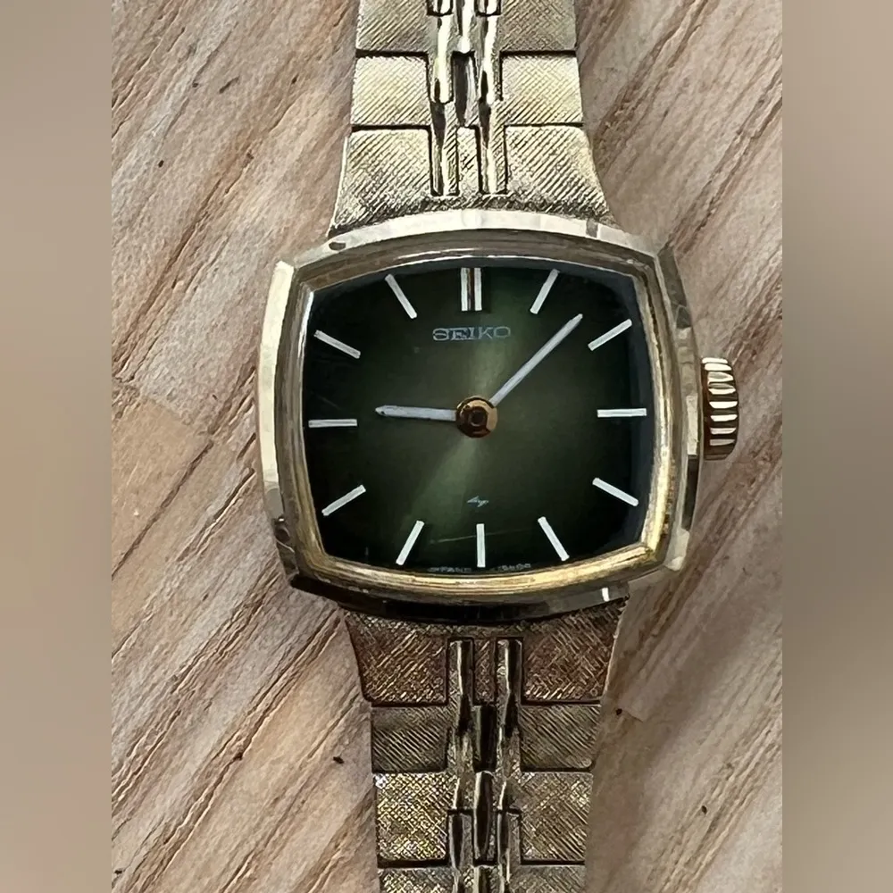 Seiko Rare Vintage Mechanical Ladies Watch Green Dial Gold Bracelet 1970’s - Image 2
