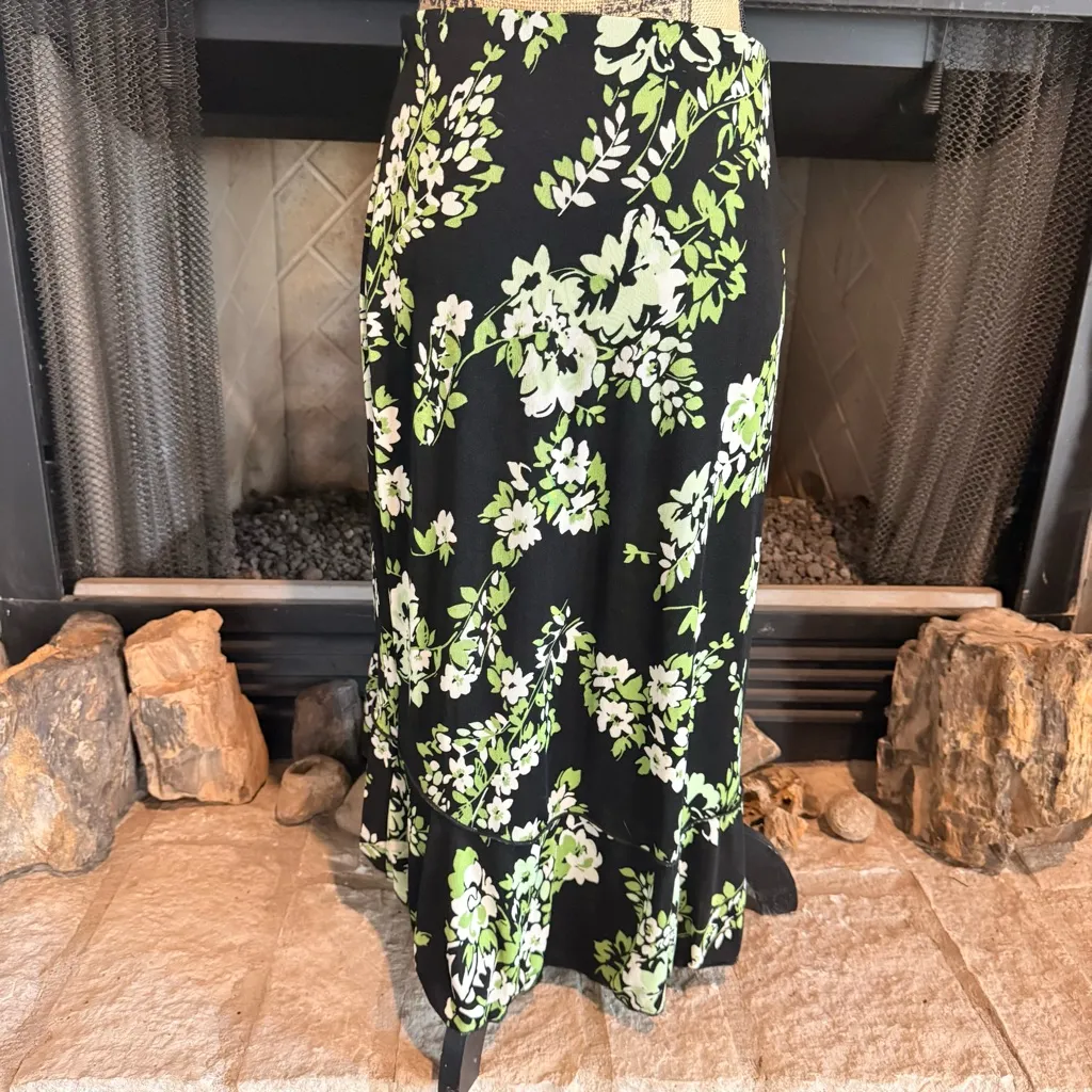 Susan Lawrence Black and Green Floral High Low Skirt - Image 8