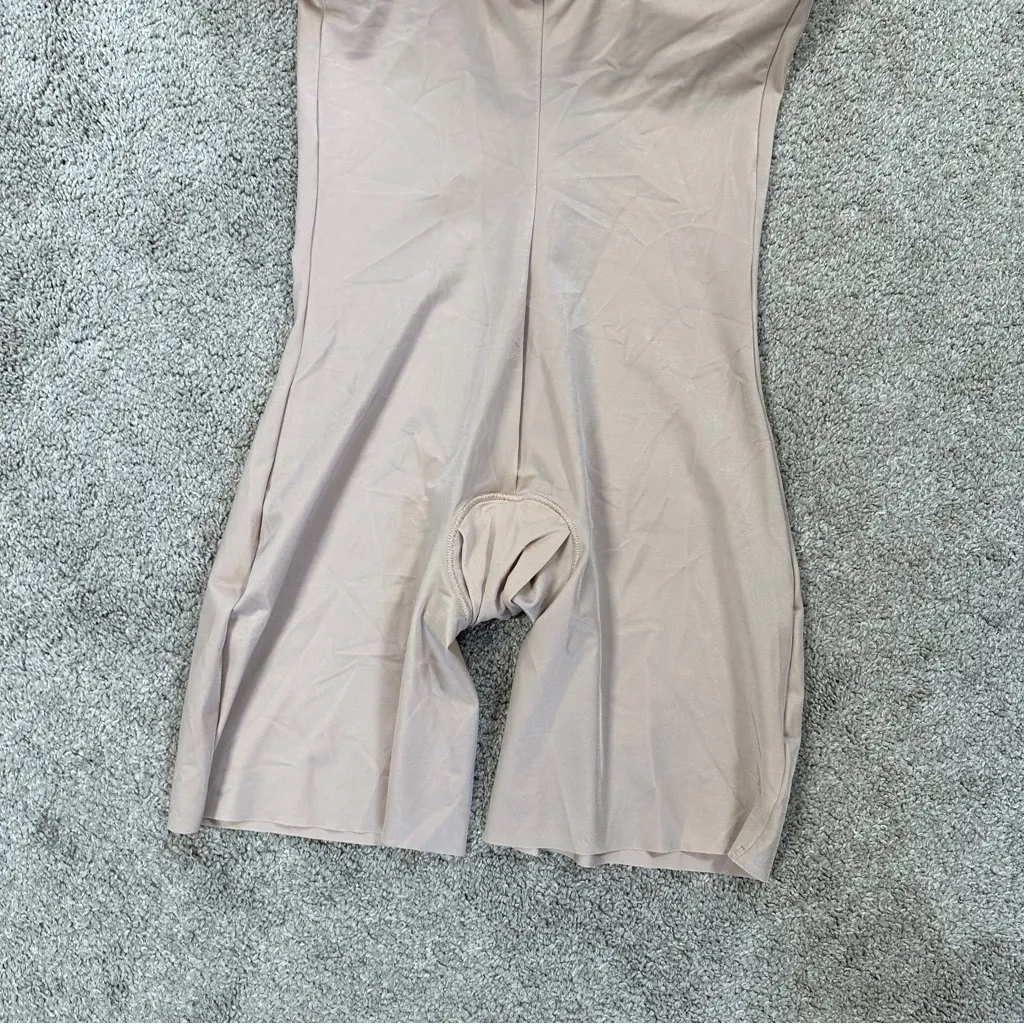 NWT Spanx Women’s Strapless Cupped Mid-Thigh Bodysuit in Champagne Beige L - Image 9