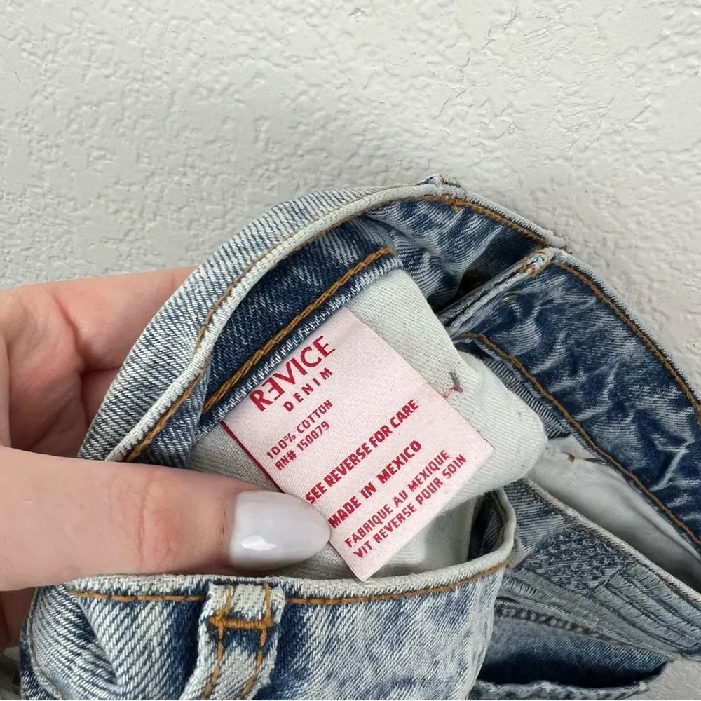 Revice Denim Light Wash Bermuda Jean Shorts 100% Cotton Size 28 - Image 4