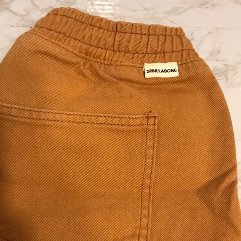 Billabong Cutoff Shorts Raw Hem Drawstring Waist size medium - Image 3