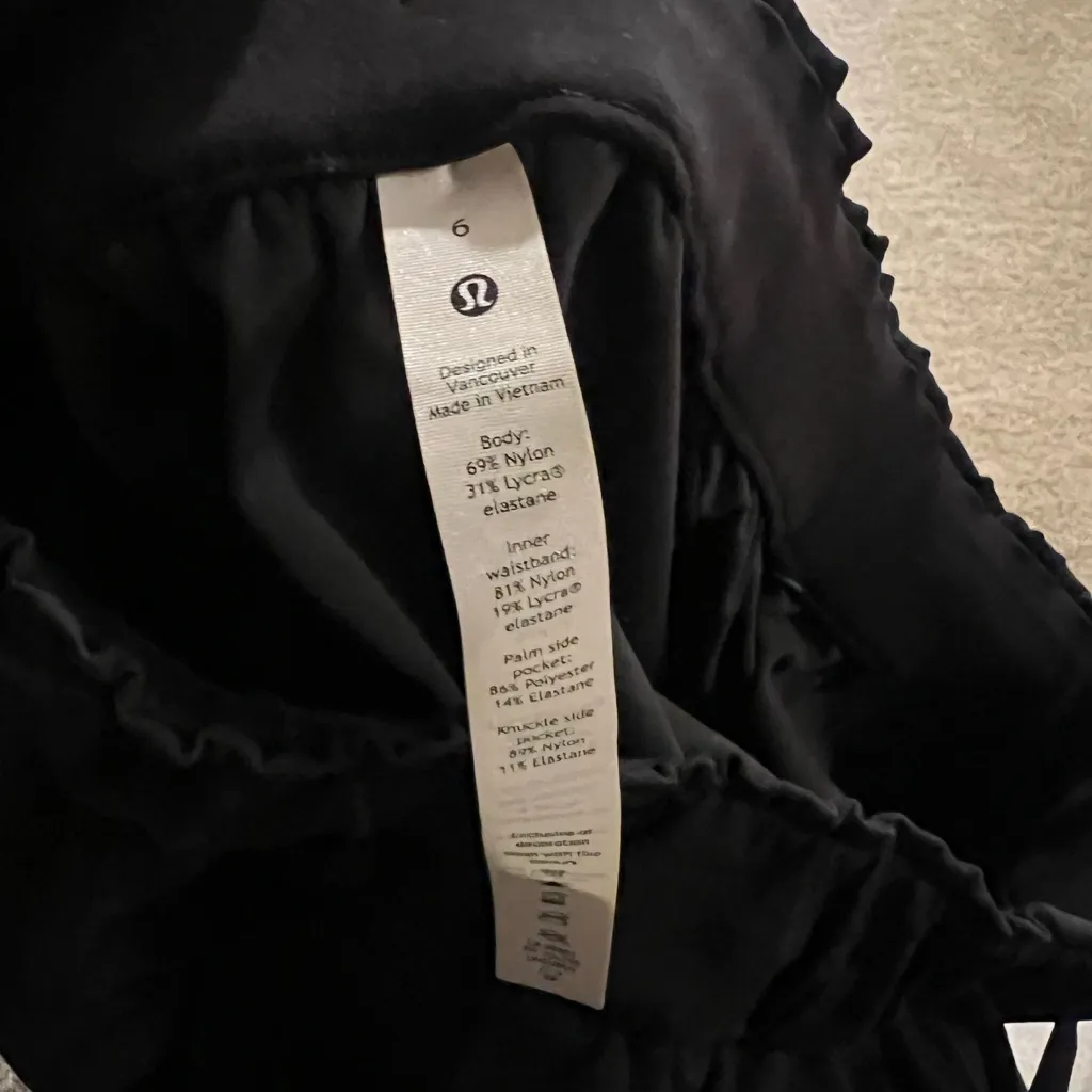 Lululemon‎ keep moving pant 7/8 high rise 6 $118 - Image 9