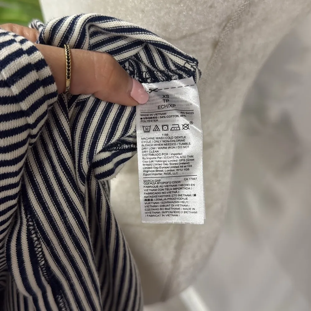 GAP Gray Sheath Midi Dress with Flutter Cap Sleeves - Image 9