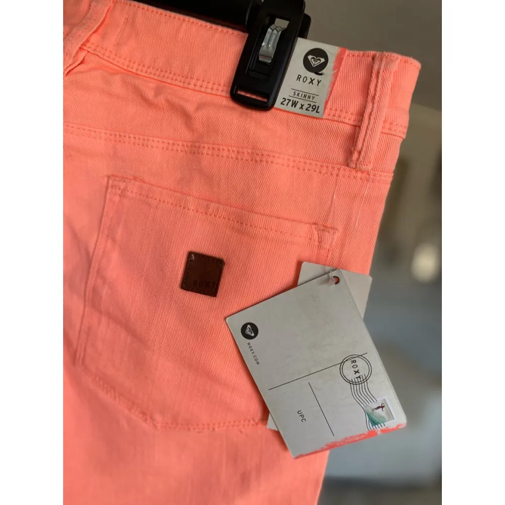 Roxy Bright Coral Skinny Jeans Size 27W NWTs Vibrant Resort Coastal Vaca Beach - Image 5