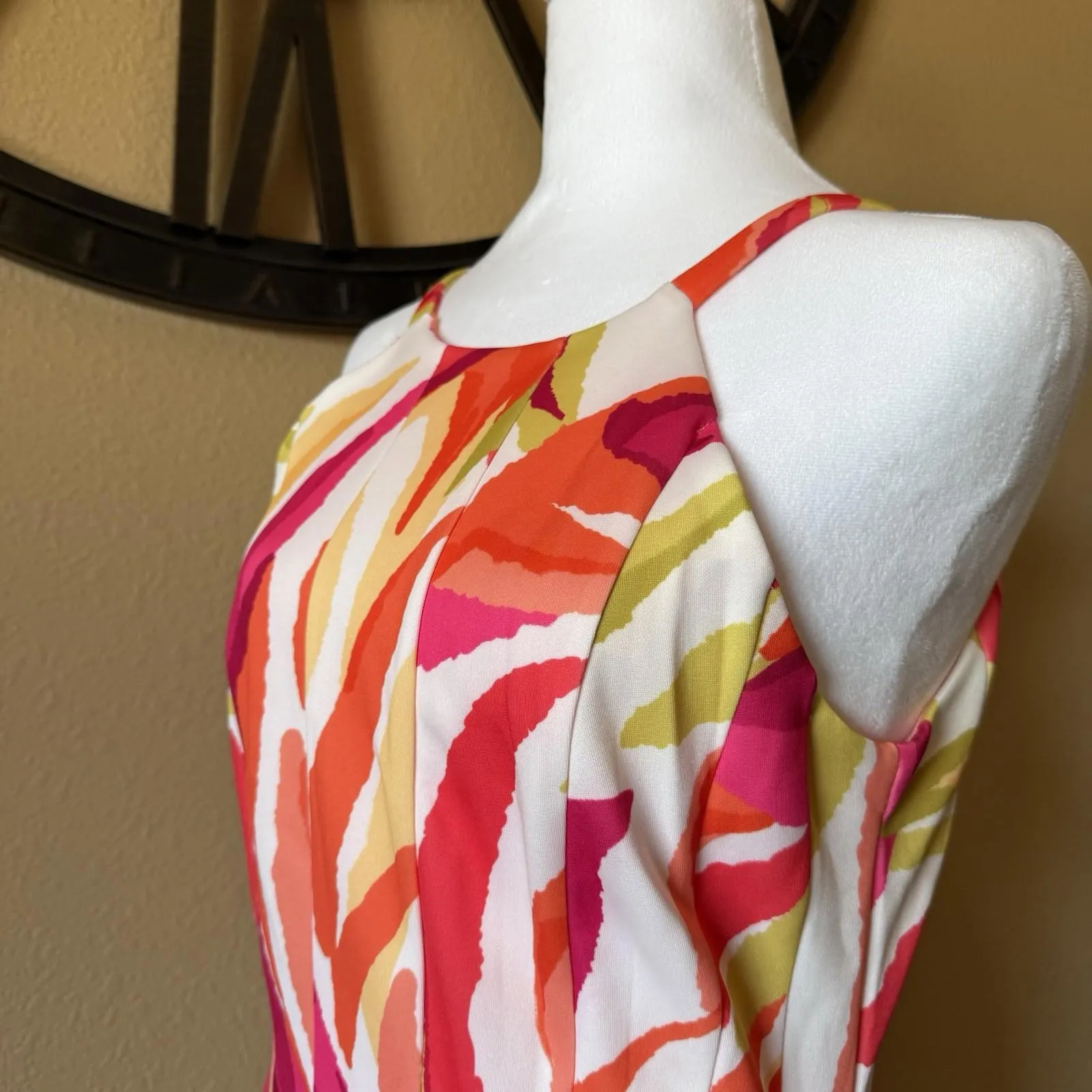 VINCE CAMUTO Pink Orange Floral Fit & Flare Scuba Dress Pockets Lined Size 8 - Image 2