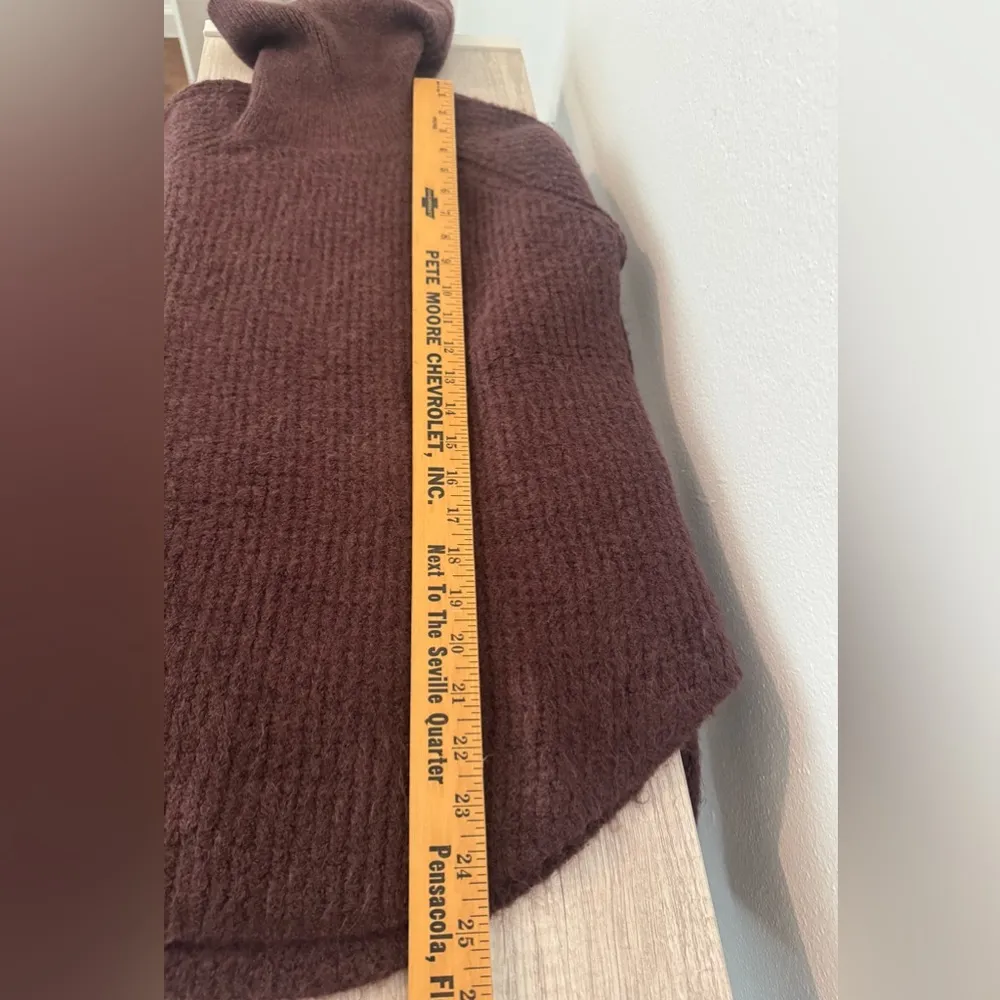 Kuhl Sienna Sweater Burgundy Cowl Neck Chunky Knit Curved Hem Size XS - Image 5