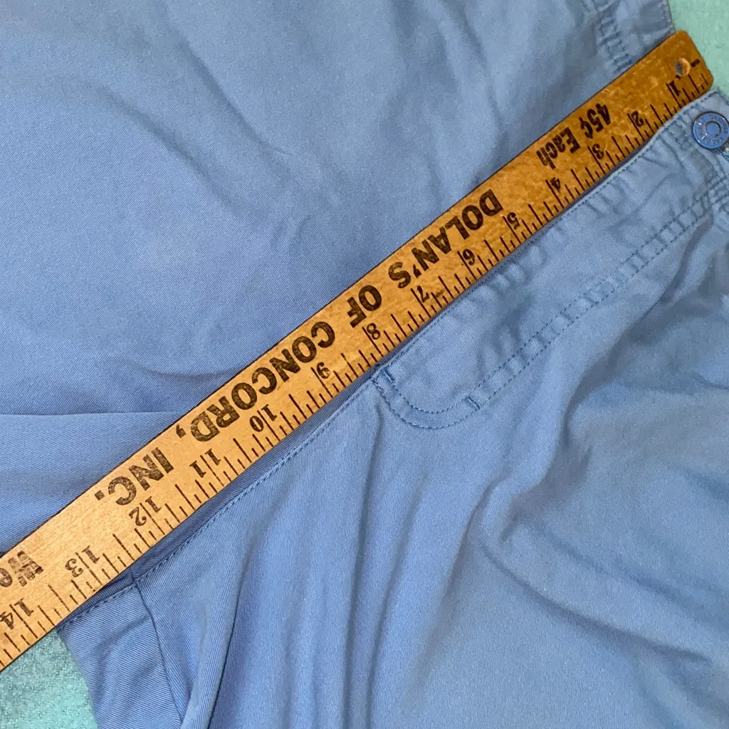 GLORIA VANDERBILT capris periwinkle blue 2 front pockets button zip size 12 - Image 9