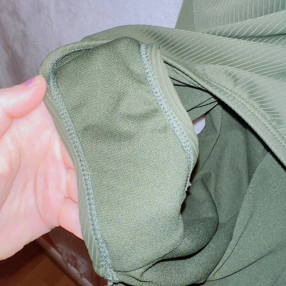 Hurley One Piece Swimsuit in Amazon Jungle Green size medium - Image 7