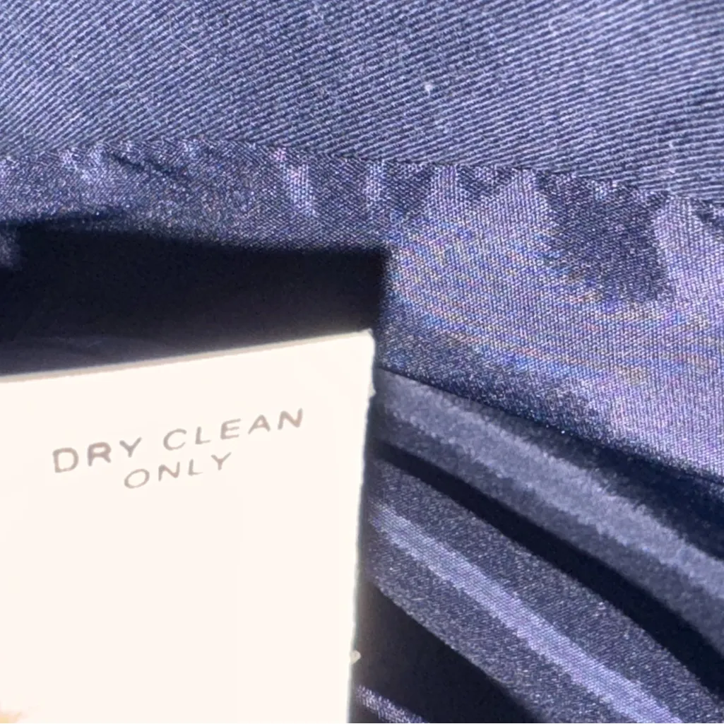 Banana Republic Navy Blazer size 6 - Image 4