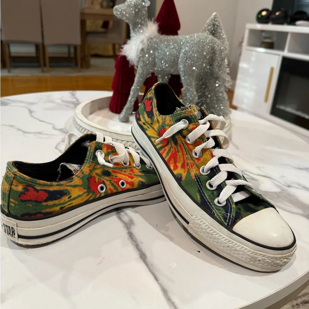 Floral Canvas Sneakers unisex men’s size 5 women’s size 7 Red - Image 5