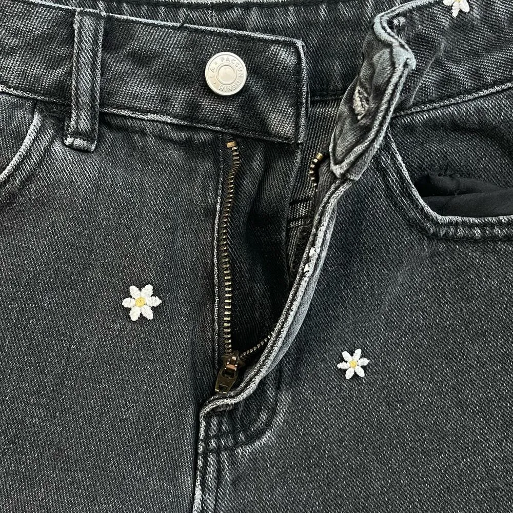 PacSun SZ 25 Jean Mom Shorts Floral Daisy Embroidered Cuffed Pocket Zip-Fly Gray - Image 6