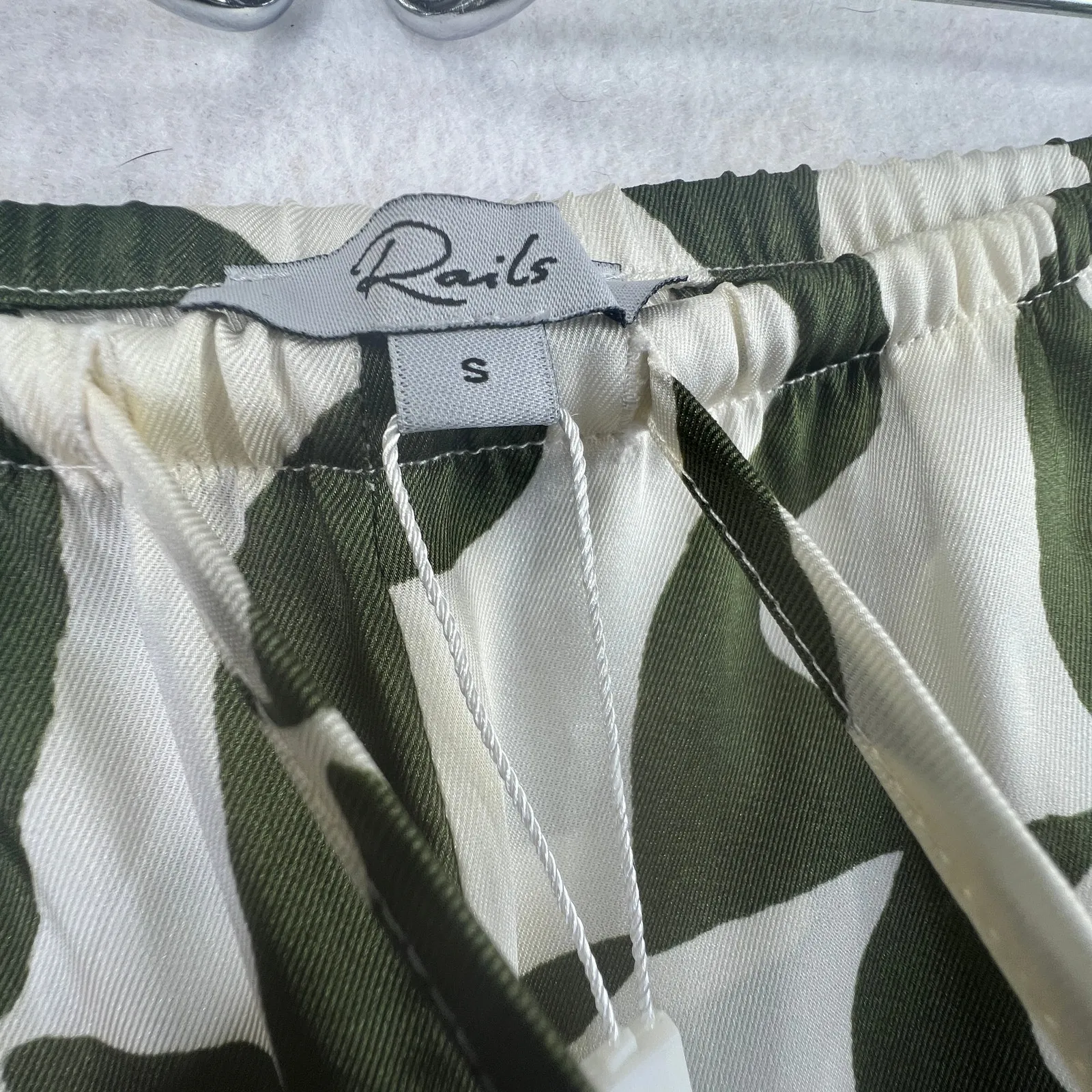 Rails Damani Noto Wide Leg Pants Green White Satin Geo Print Classy Dressy Sz S - Image 6