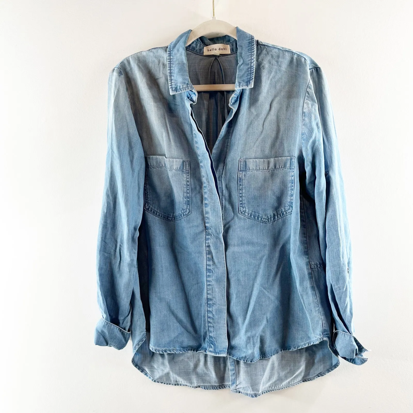 Bella Dahl Long Sleeve Button Up Split Back Chambray Shirt Blue Medium - Image 4