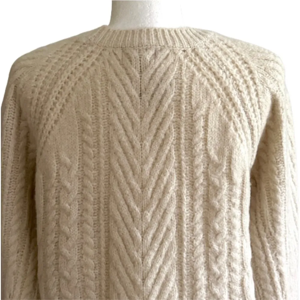 Forever 21 Sweater Classic Cable Knit Crew Neck Cream Sweater Size Medium NEW - Image 7