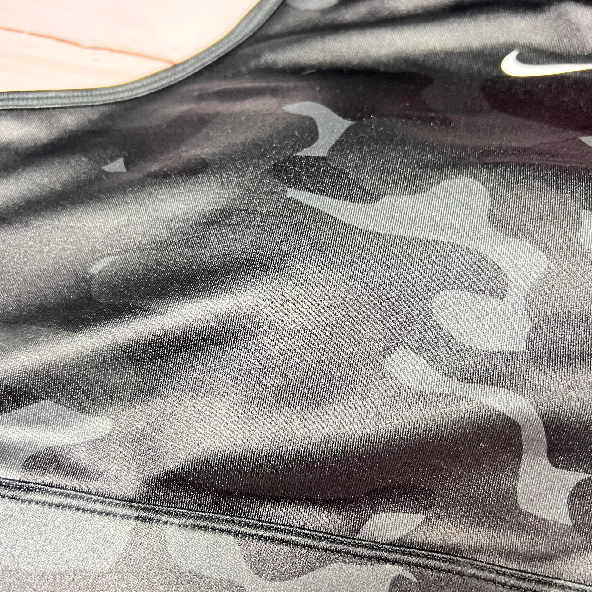 Women’s Black Camo Athletic Sporty Racerback Bra Sz L - Image 7