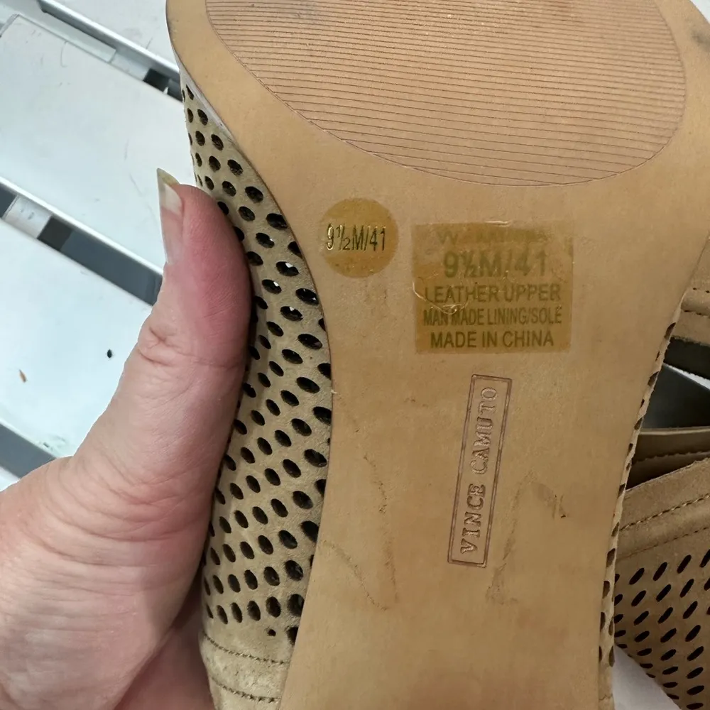 Vince Camuto Taupe Suede Open Toe Heeled Shoes Size 9.5 NWOT - Image 9