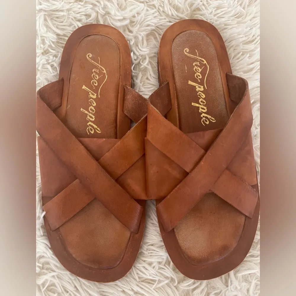 Free People del mar slide crossover Tan Leather  sandals Size 37 EUC - Image 4