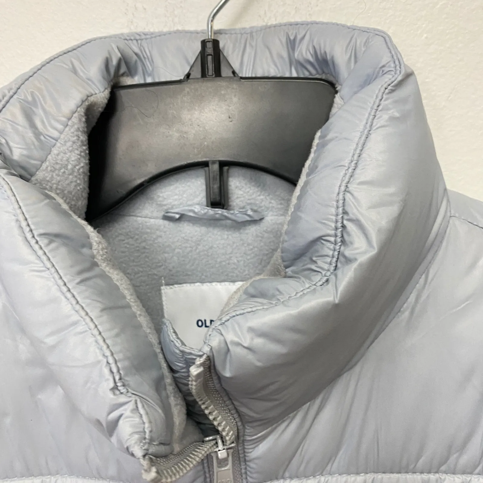 Old Navy Womens Puffer Vest Size XS Gray Fleece Lined Full Zip Outdoor Fall - Image 3