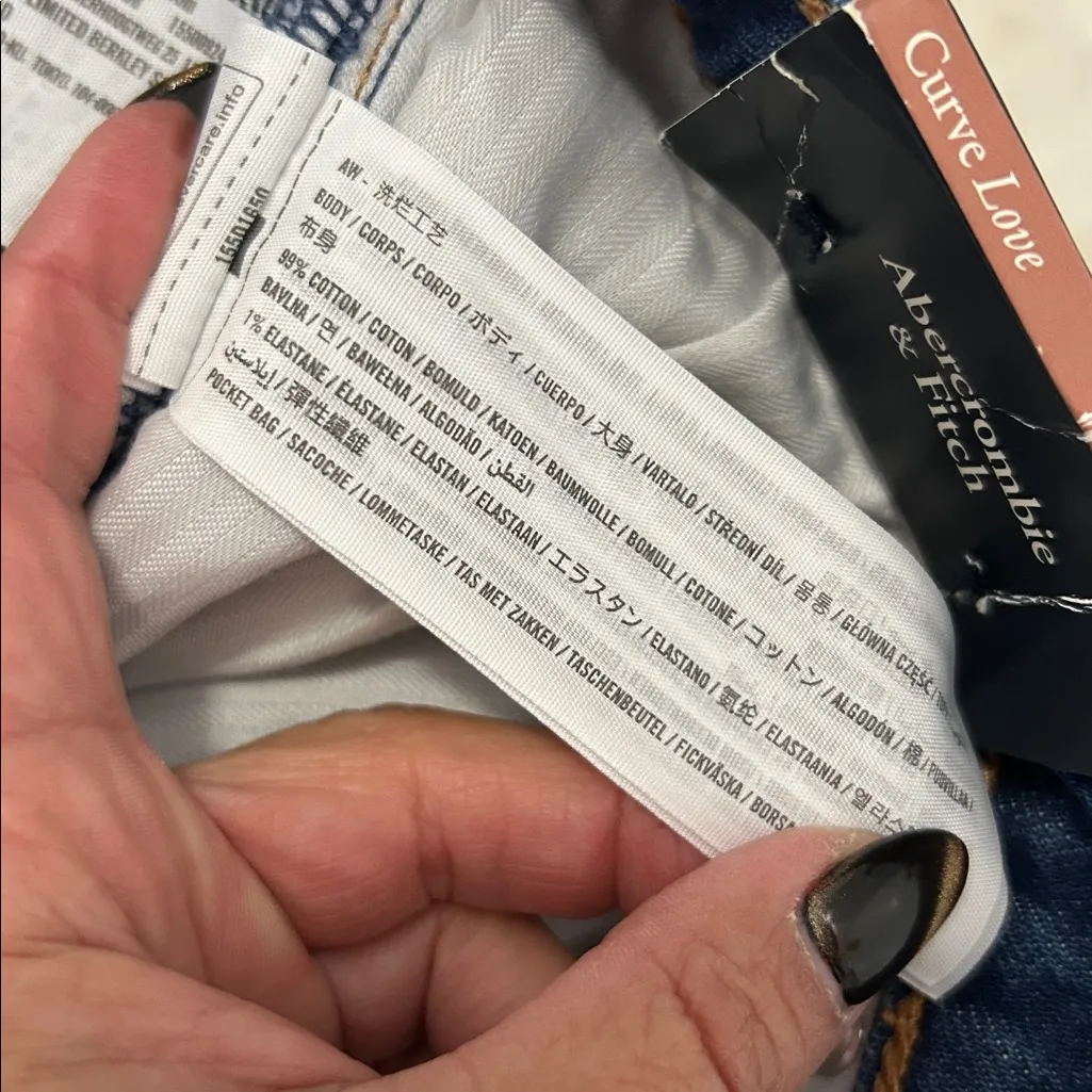 Abercrombie & Fitch Curve Love The 90’s High Rise Relaxed Jeans - Image 10