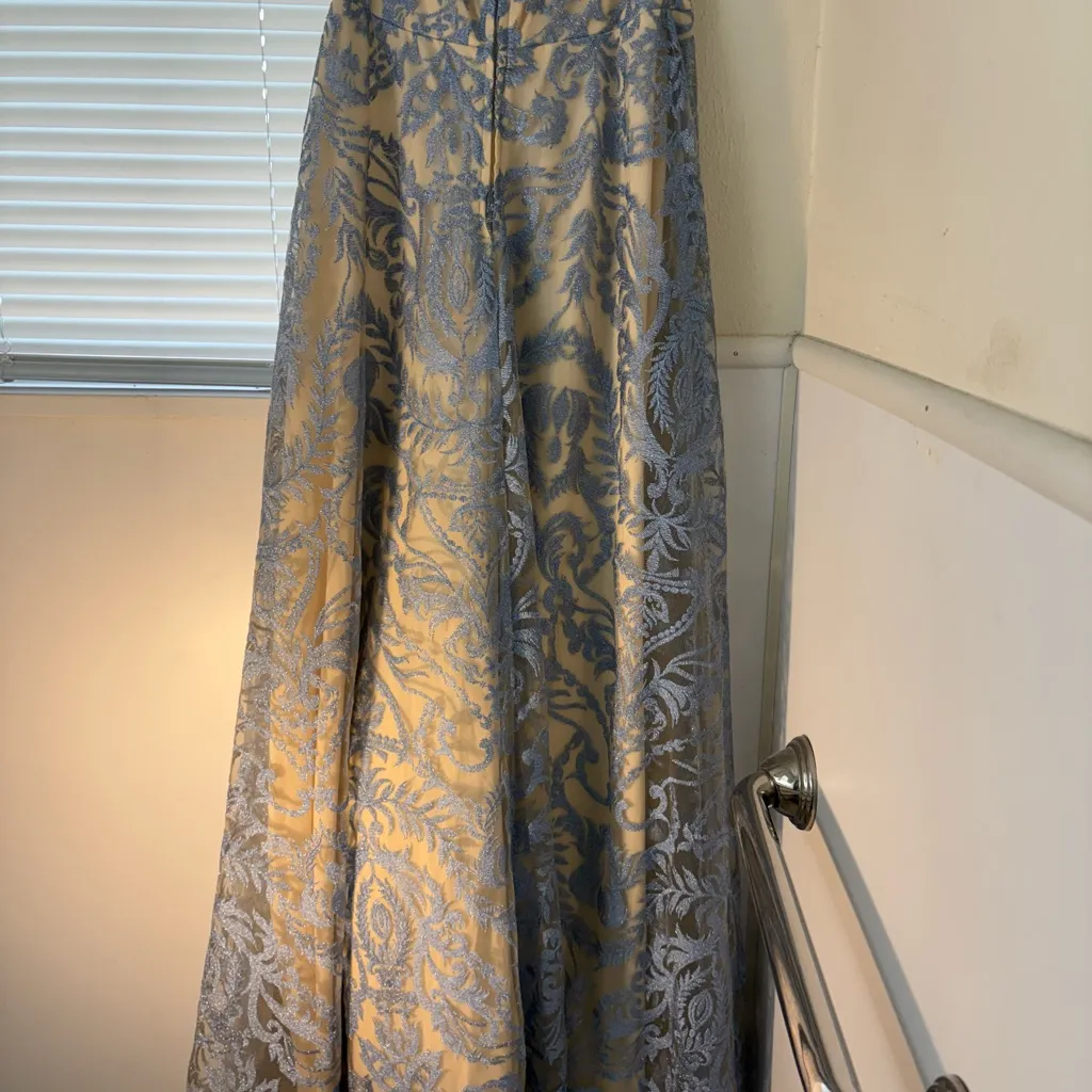 Chic Backless Blue Lace Dress Size undefined - Image 5