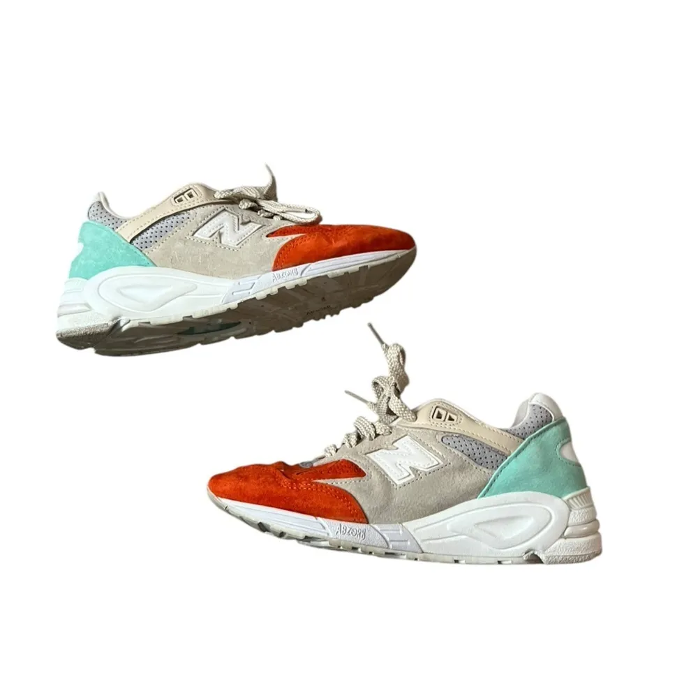 NEW BALANCE x KITH 990v2 Cyclades Sz 5.5/7 - Image 4