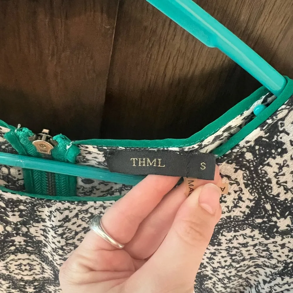 THML  Green A-line Mini Dress Crew Neck - Image 2