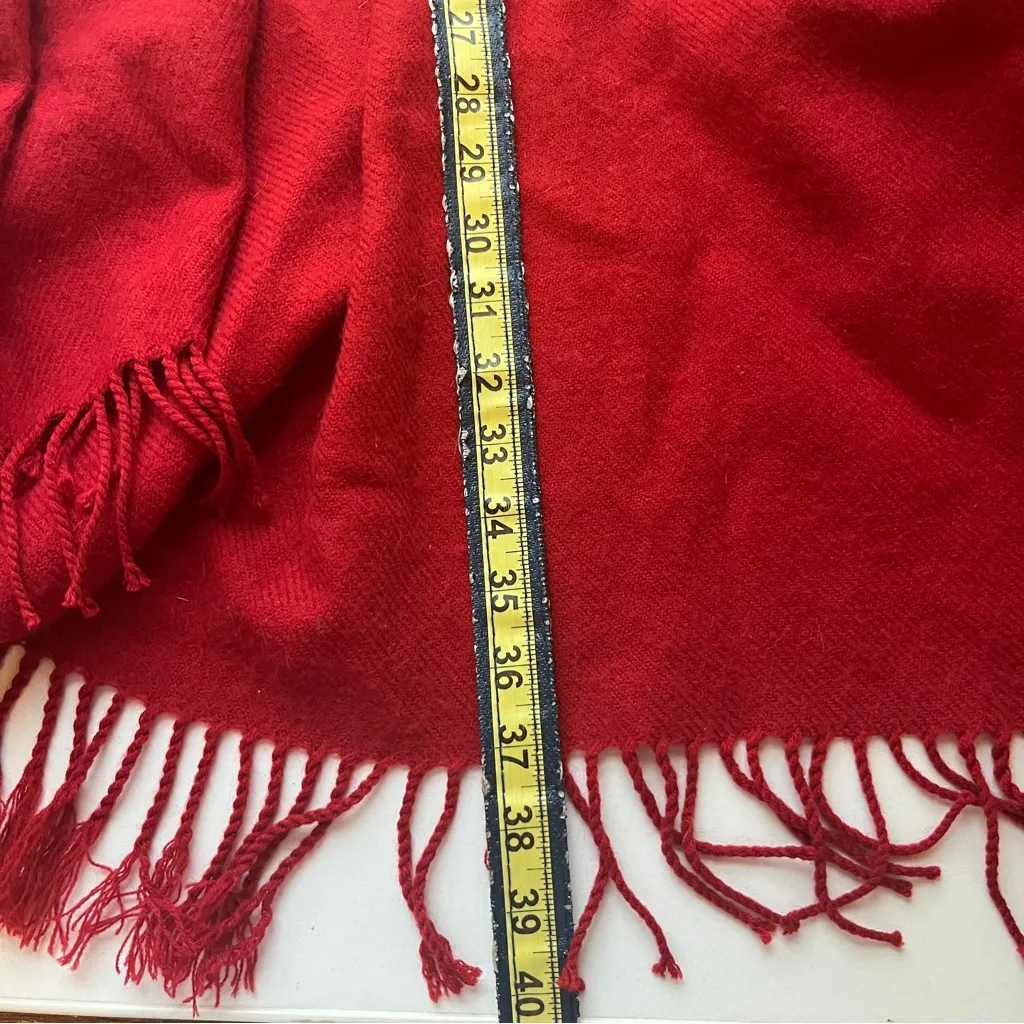 Elegant Red Fringe Sweater Poncho Size undefined - Image 8