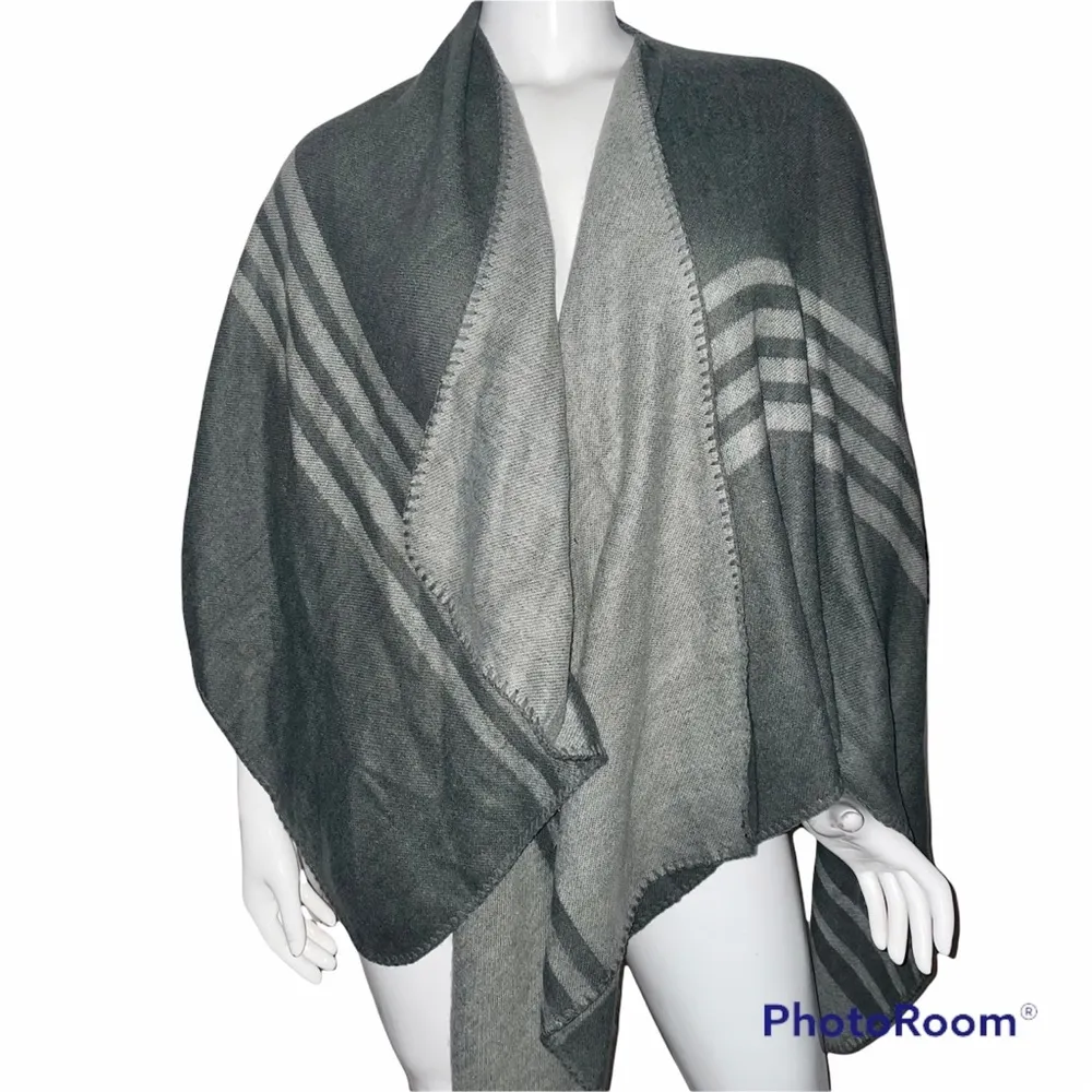 BB Dakota  cozy blanket poncho - Image 5