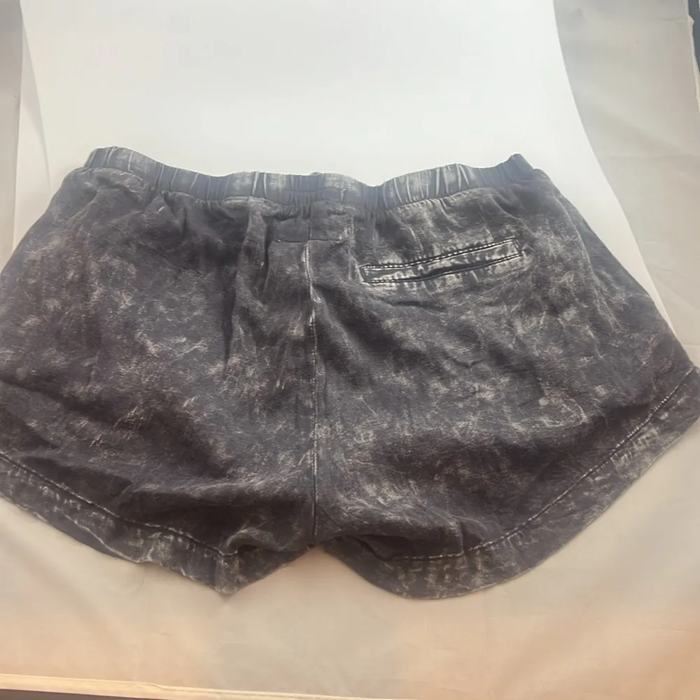 Chaser - black/dark grey wash shorts. Size medium. - Image 2