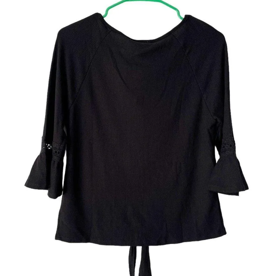 NWT Jun & Ivy Black Waffle Knit Button Front Bell Sleeve Thermal Crop Top Small - Image 2