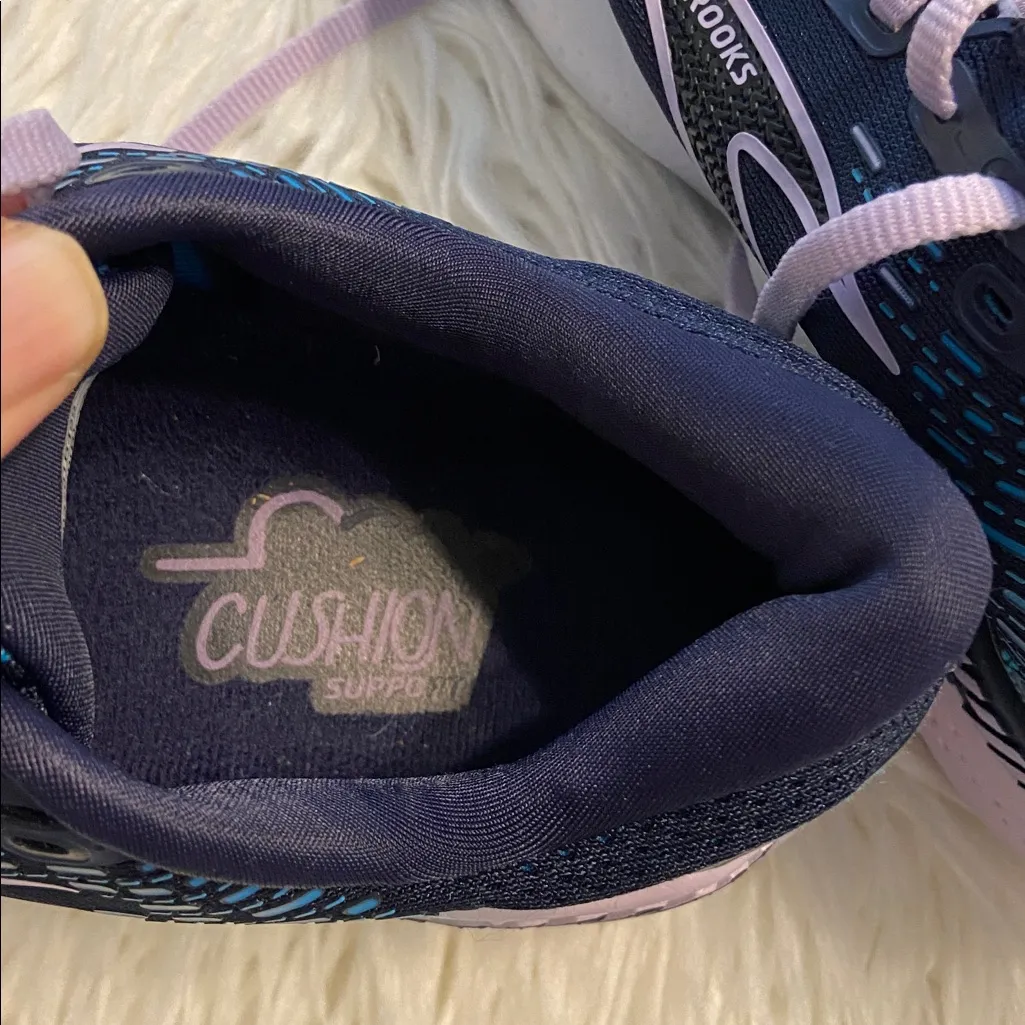 Brooks Women's Glycerin 20 - Dark Blue and Light Purple size 8.5 good condition - Image 11