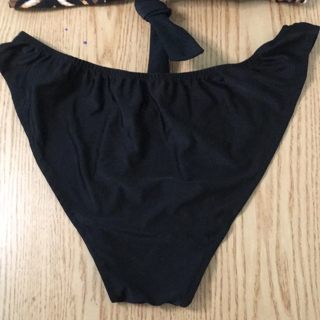 B44 New Womens Tropical Escape Sexy Swimsuit Bikini Top Size 10 Free Bottoms - Image 6