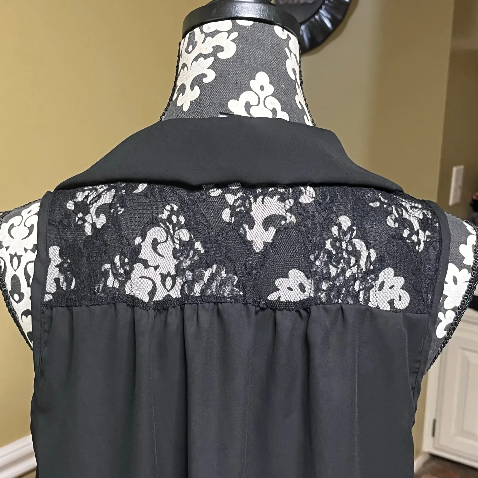 Wet Seal Black Sleeveless Top - Image 2