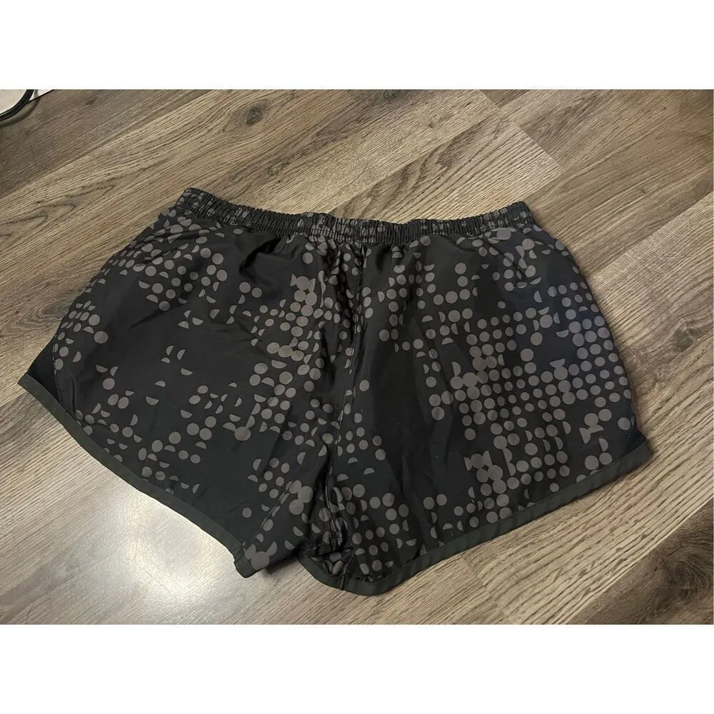 Nike Black & Grey Patterned Shorts Woman’s Size Medium - Image 7