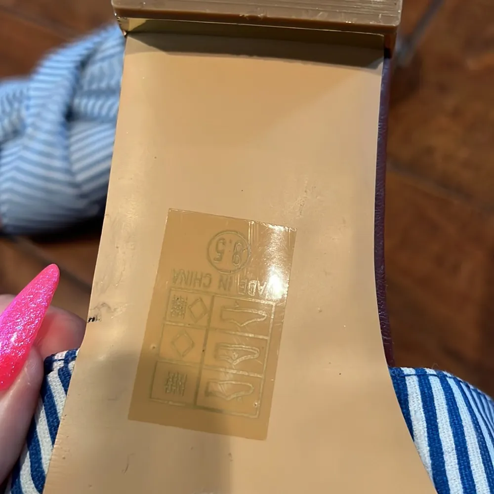 Stripped Sandals Size 8.5 - Image 4