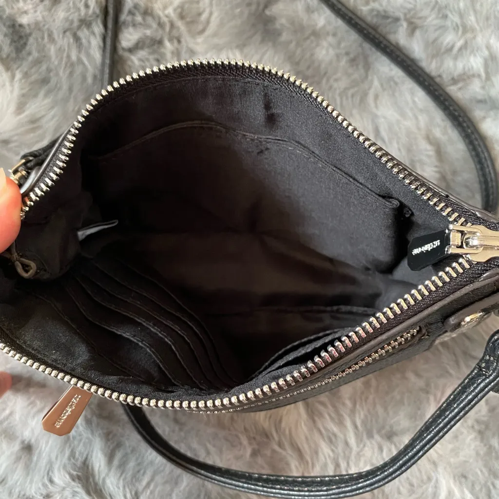 Liz Claiborne Black and Cream Crossbody  NWOT - Image 5