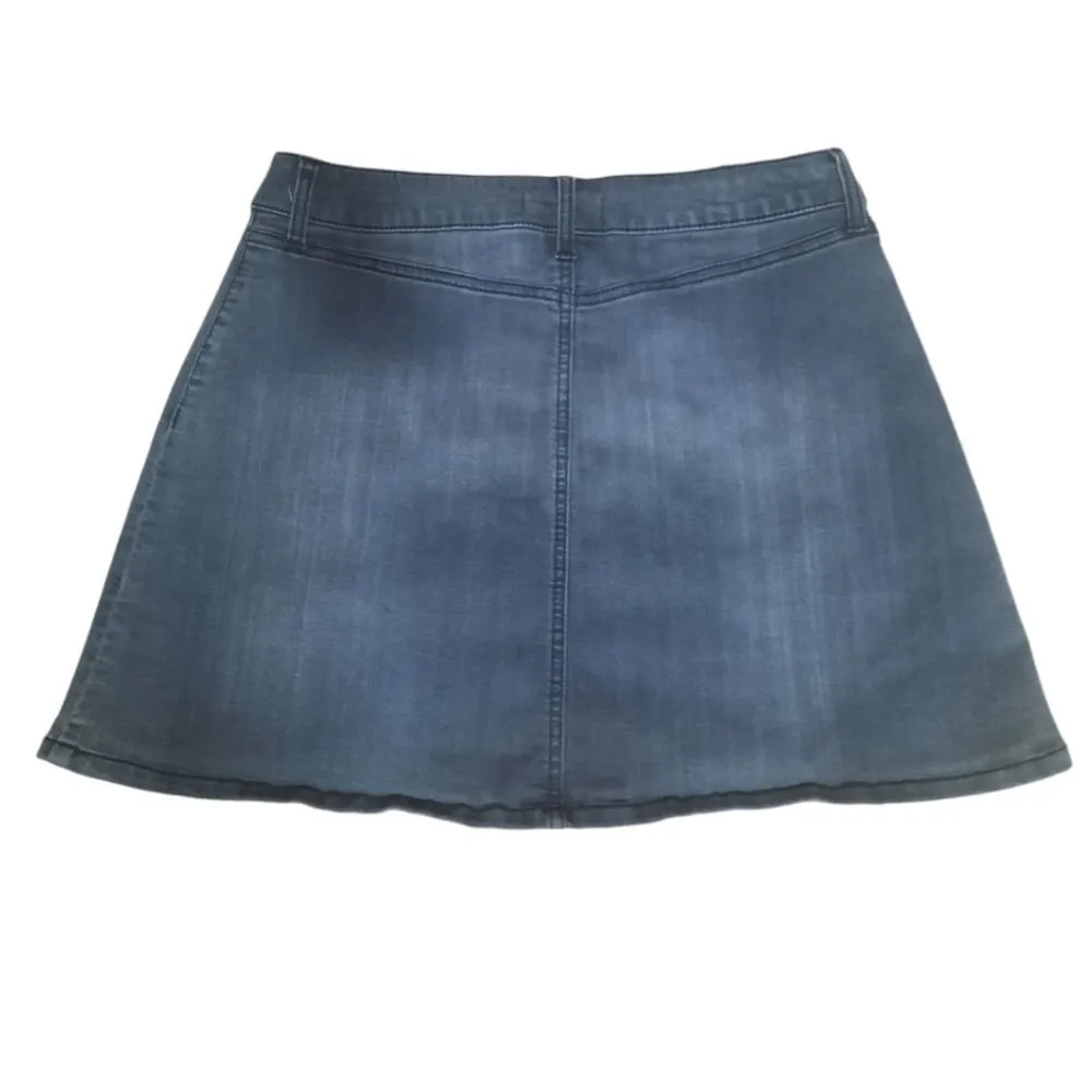 Black A-Line Buttonfront Mini Skirt Size Medium - Image 2