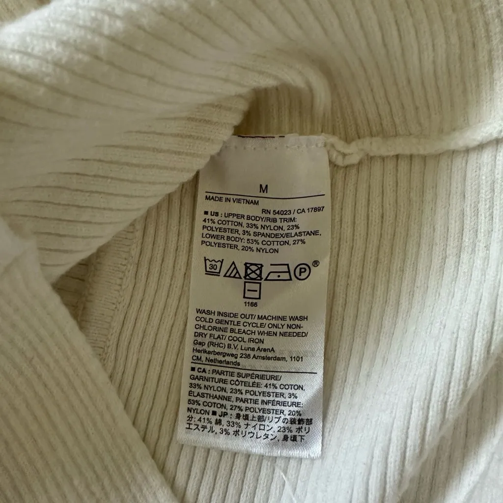 Banana Republic Sweater Cropped Tank - Image 7