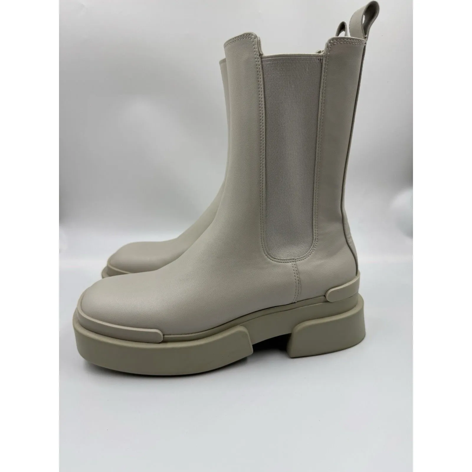 Charles & Keith Platform Chunky Chelsea Gray-White Boots Size 37/ 7 US - Image 7