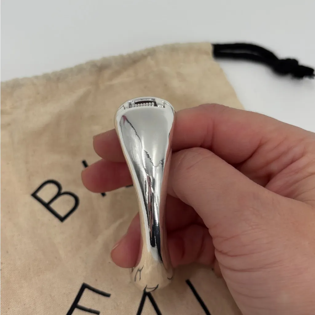 Madewell  Sculpted Chunky Bangle Light Silver Ox - Image 3