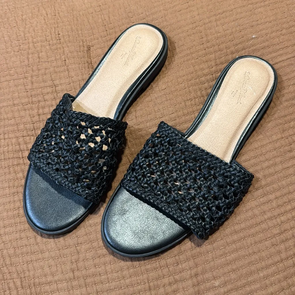 UNIVERSAL THREAD Black Faux Leather Ellen Woven Sandals 9 - Image 2