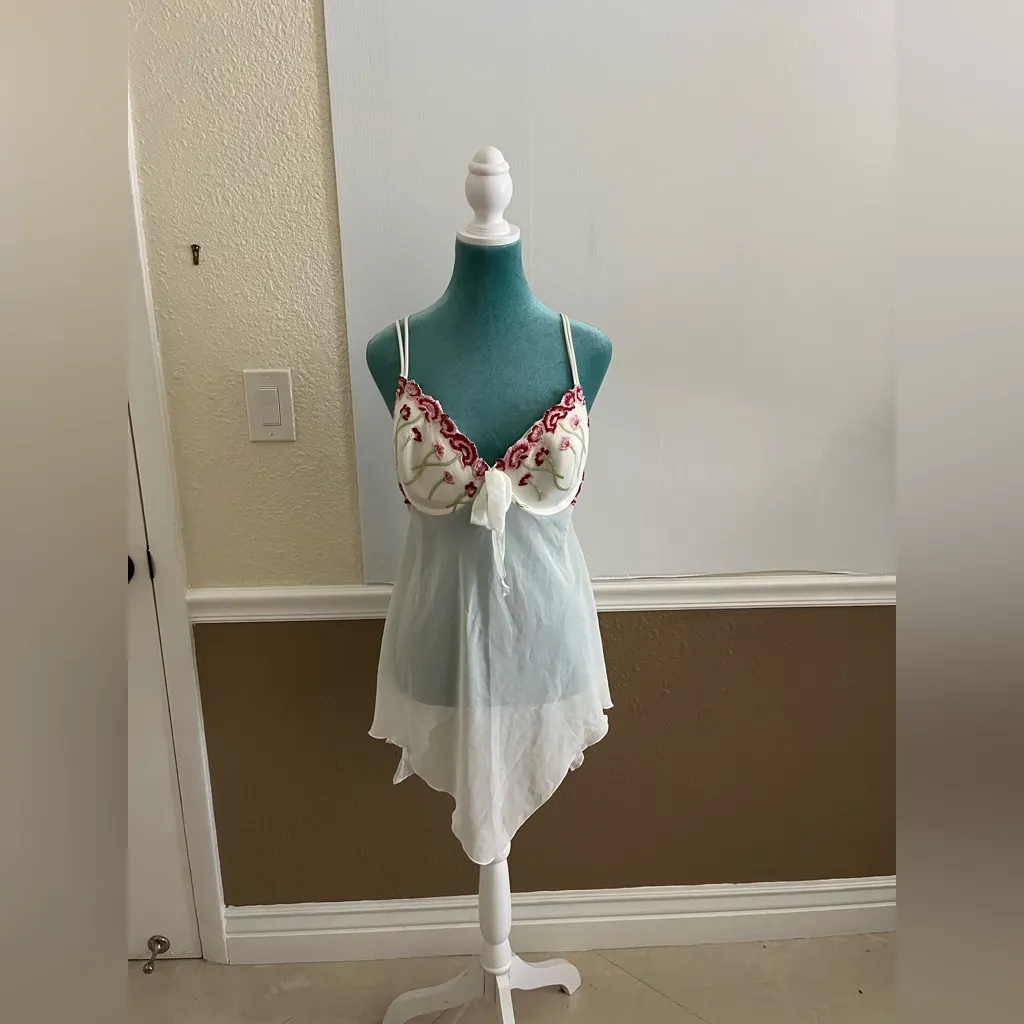 Vintage Delicates White‎ Silky Sheer Nylon Nightgown XL Floral Embroidery - Image 2