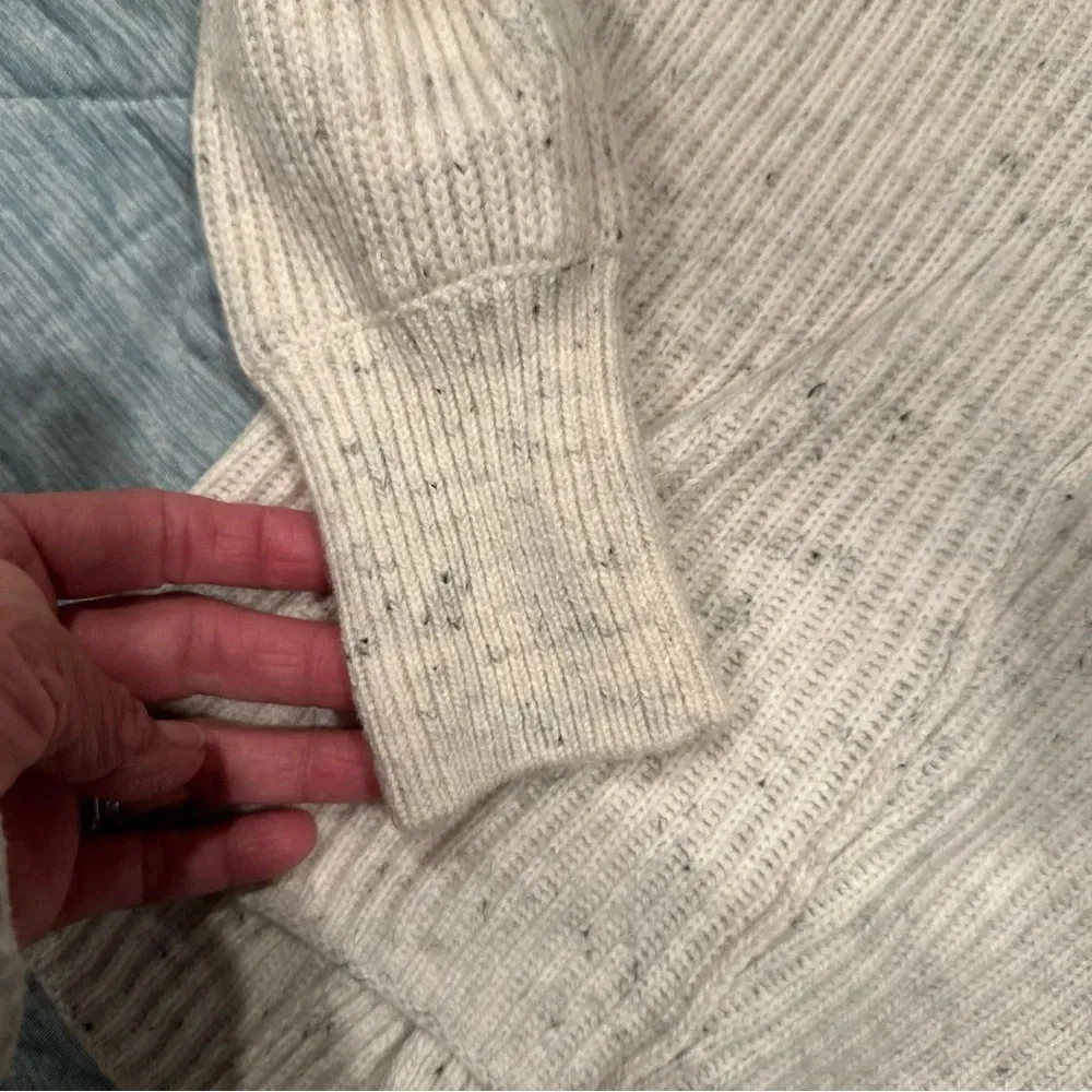 VINCE WOMENS SWEATHER
IVORY 62%WOOL XS/TP
OVERSIZED PULLOVER - Image 2