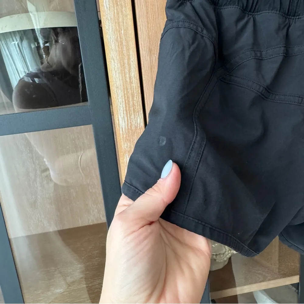 Lululemon Tracker Shorts V 4” inseam running low rise zipper pocket workout - Image 11