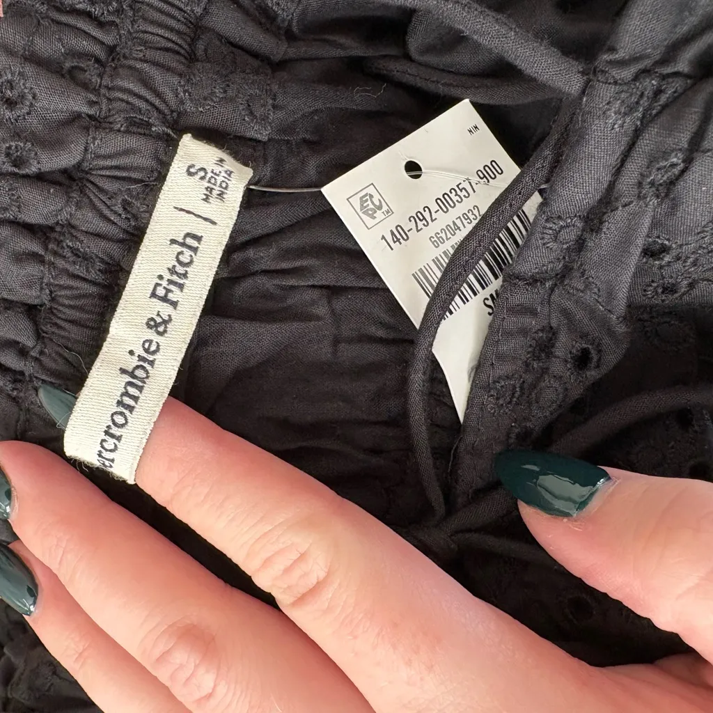 Abercrombie Black Eyelet Lace-Up Top – Size Small - NWT - Image 3